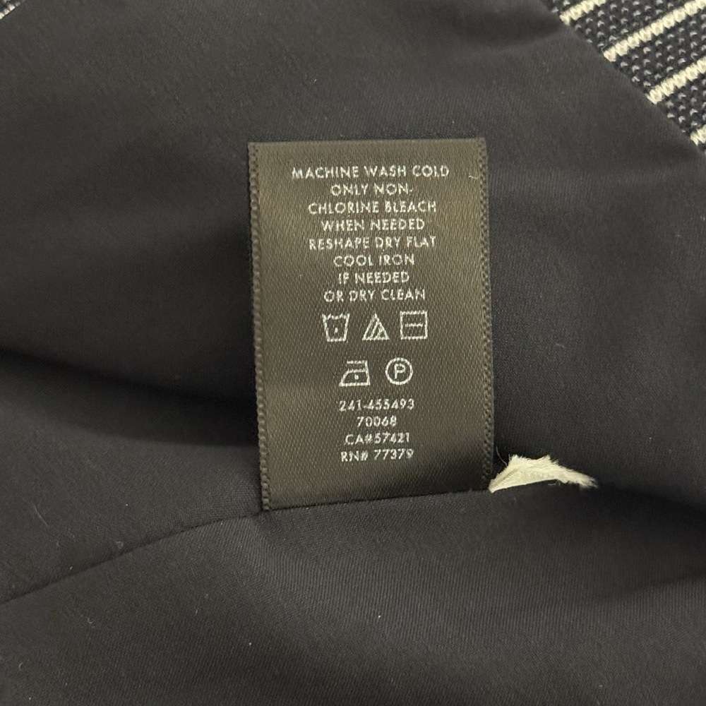 ANN TAYLOR Women's Size‎ 0 Blazer Pearl Buttons Black White Striped Minimalist - Picture 7 of 8